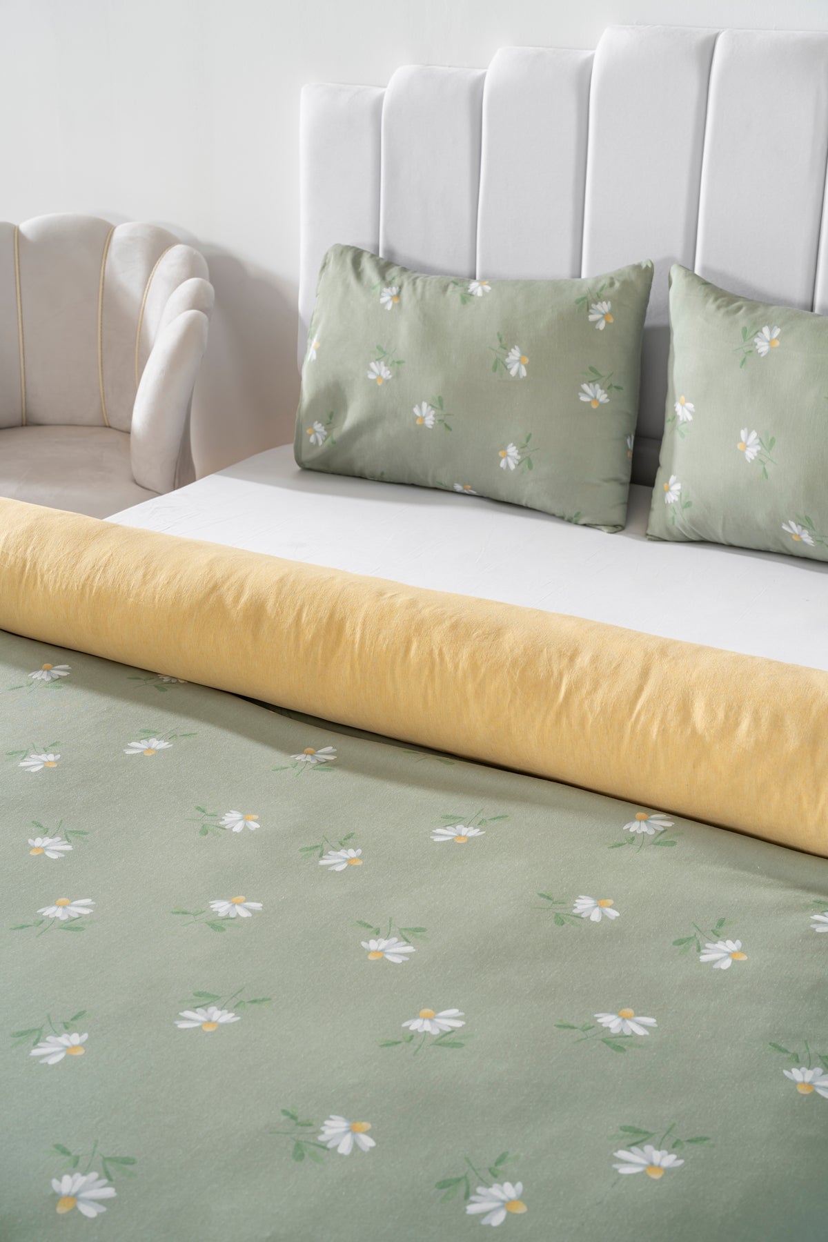 Green Daisy Polycotton Double Size Duvet Cover Set, Zipper, 200×215 cm, 3-Piece