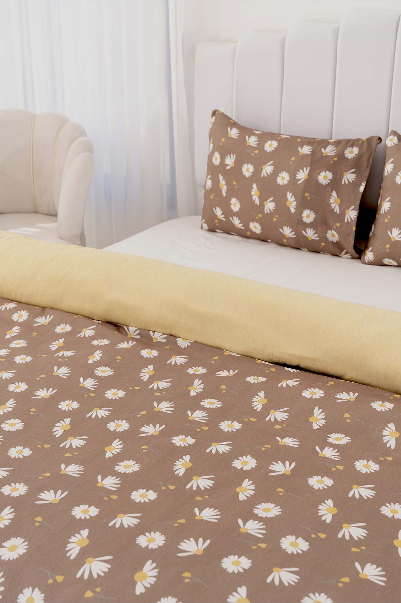 Brown Daisy Polycotton Double Size Duvet Cover Set, Zipper, 200×215 cm, 3-Piece