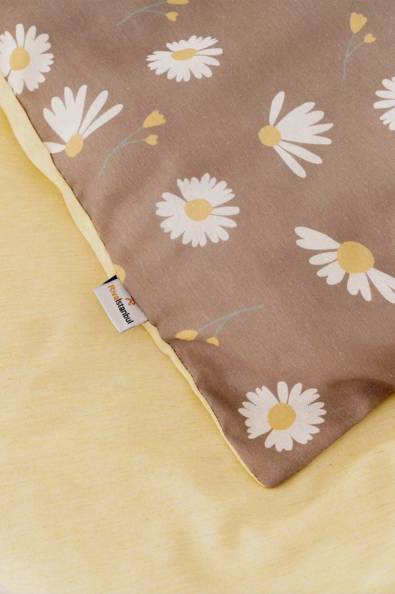 Brown Daisy Polycotton Double Size Duvet Cover Set, Zipper, 200×215 cm, 3-Piece
